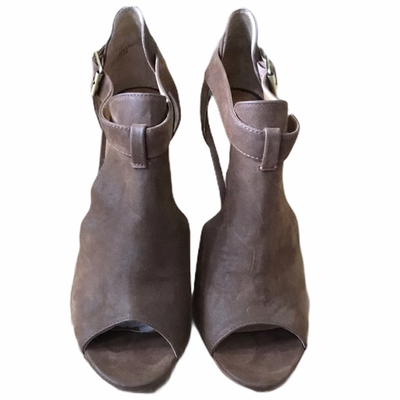 Chinese Laundry Jolt Bootie - Picture 3 of 4